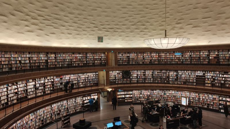 "Ein Ort für ein gutes Buch" (Main Library Stockholm, Sweden)
