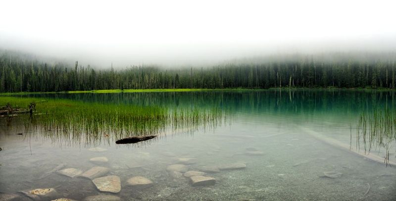 "The Silent Lake" (Joffre Lakes, Kanada)
