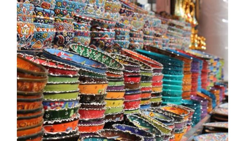 "Colourful Pottery" (Dubai Souk, United Arab Emirates)
